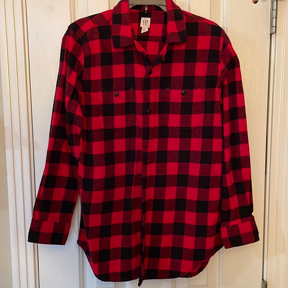 Boy’s Gap Kids red & black checked flannel long-sleeved button-down, size XXL